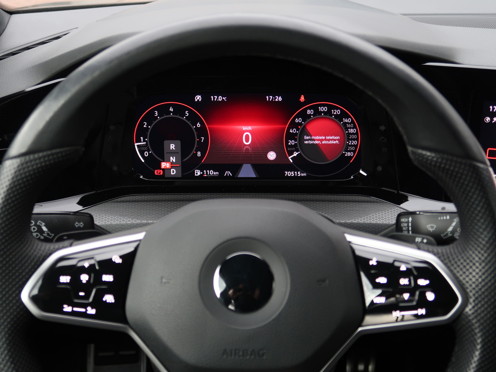 48050680-16.jpg