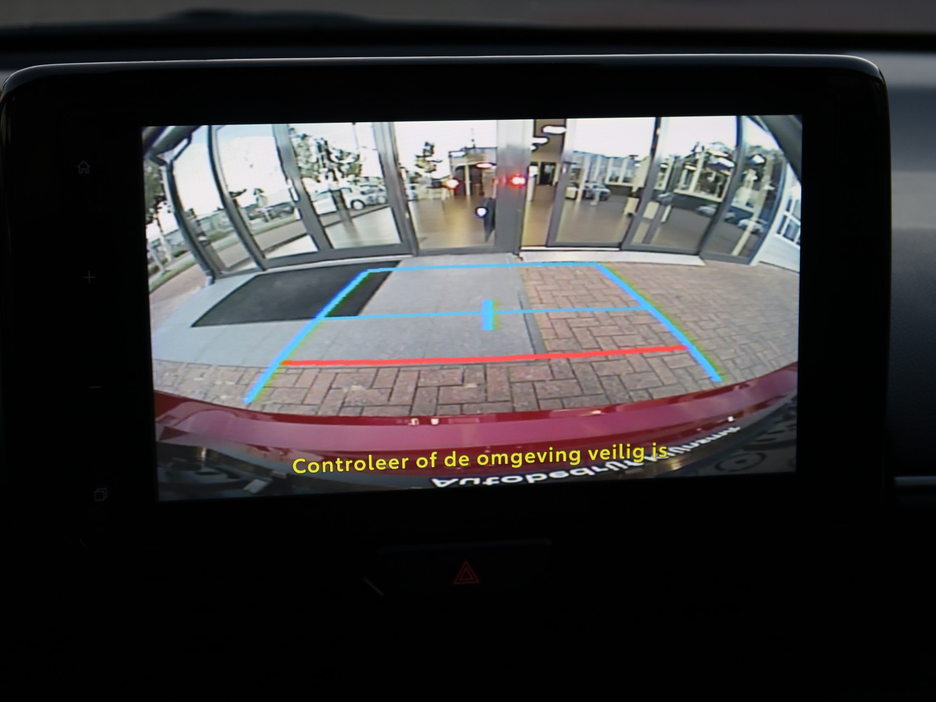 48117881-24.jpg
