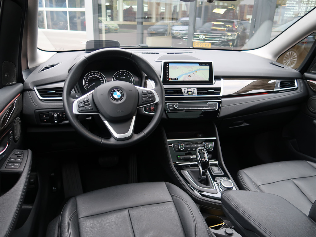 53322196-1.jpg